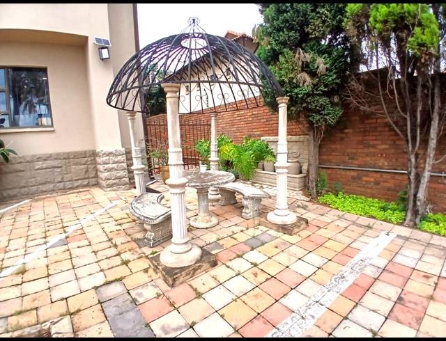 80M² BUSINESS CENTRE TO LET IN ELDORAIGNE